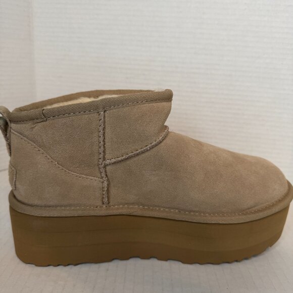 UGG Platform Boot - Picture 8 of 12